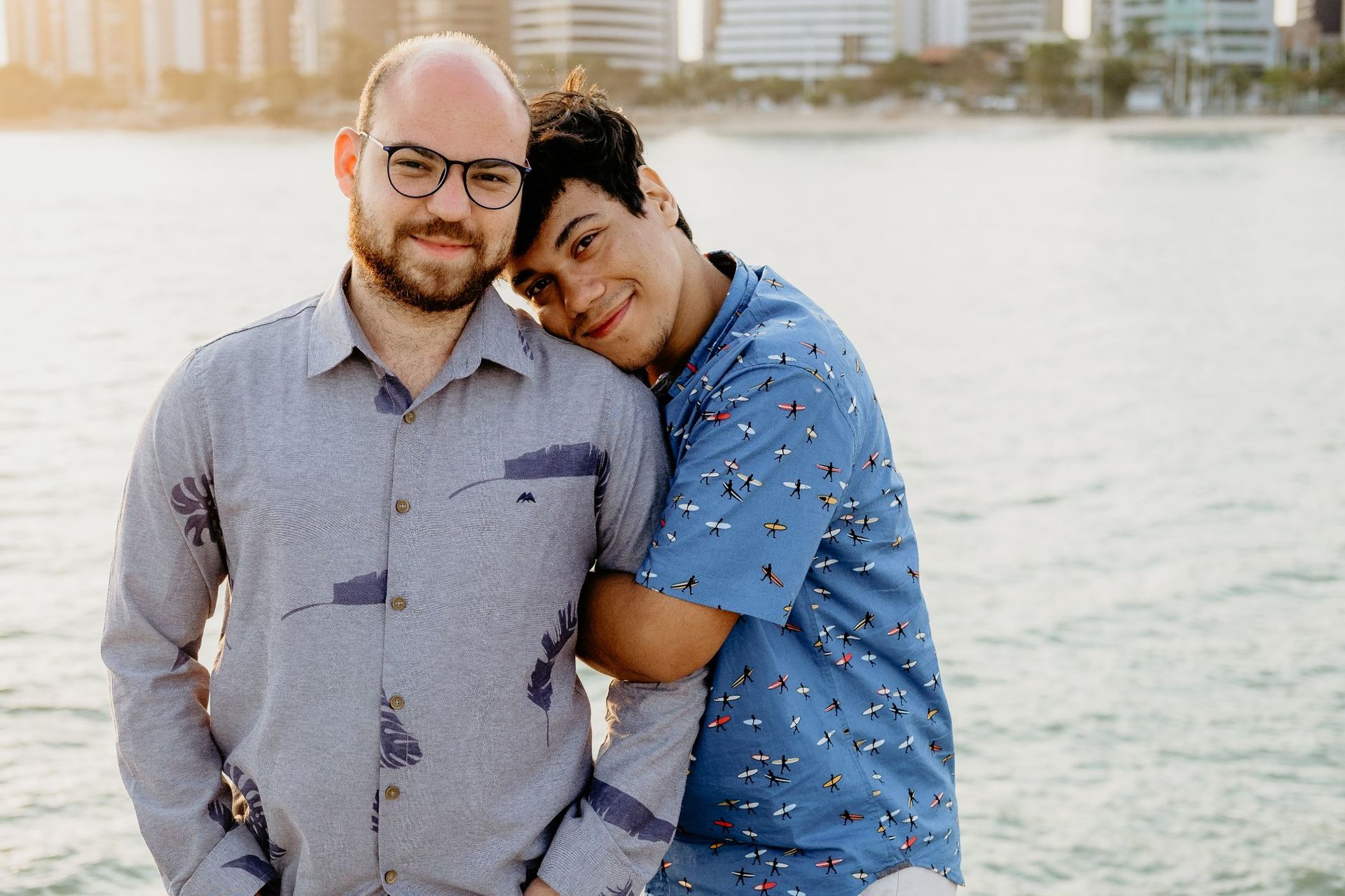Foto Douglas & Leonardo | Ensaio de Casal | Beira Mar de Fortaleza-CE Foto Douglas & Leonardo | Ensaio de Casal | Beira Mar de Fortaleza-CE - Imagem 1